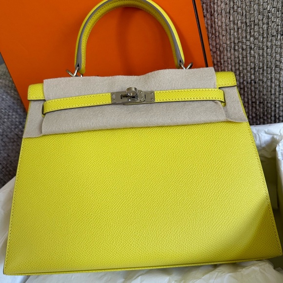 HERMÈS Lime PHW KELLY 25 Epsom Sellier , stamp U -2022  w/ Receipt - Picture 7 of 16